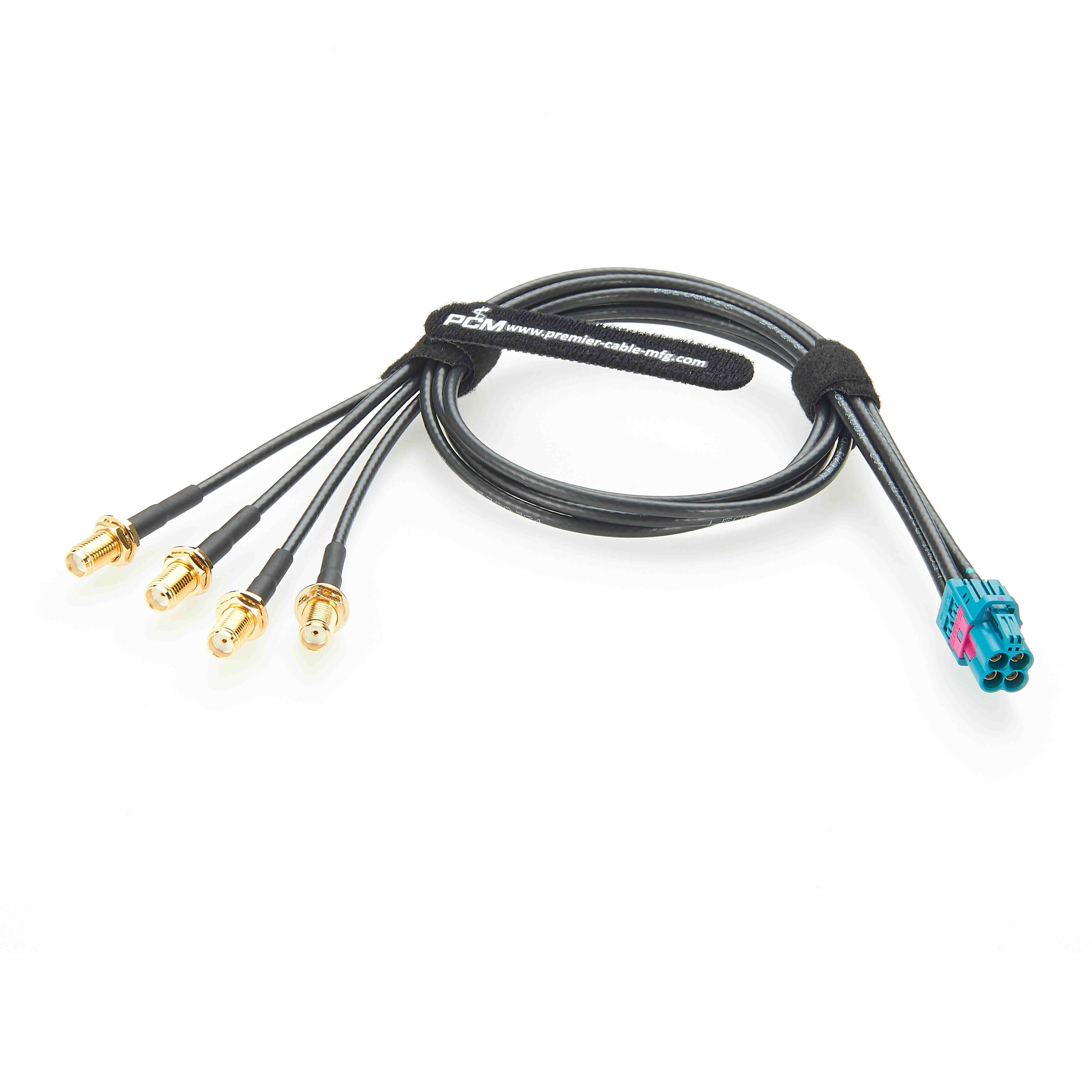 Compact design of mini FAKRA connectors